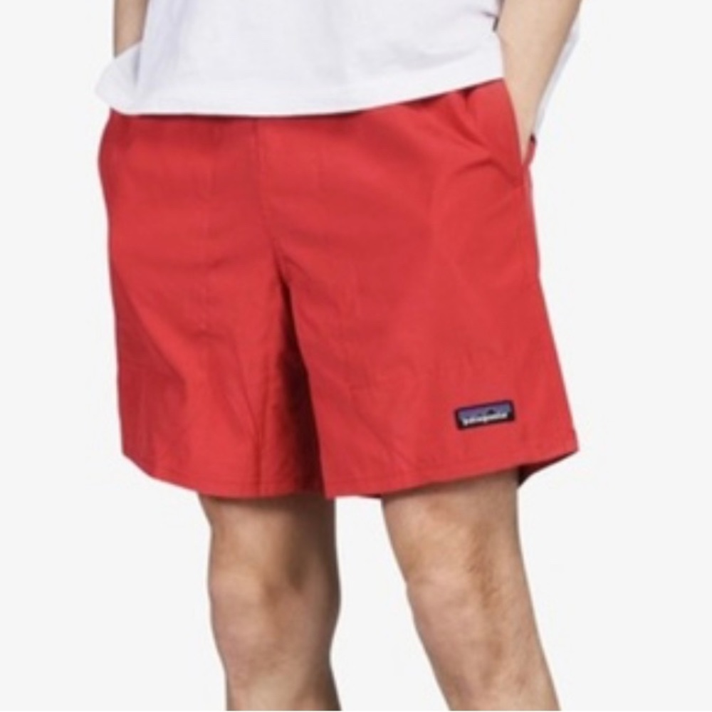 Brand NEW Patagonia Men’s Shorts Size Large Men's Baggies™ Shorts - 5" FIRE